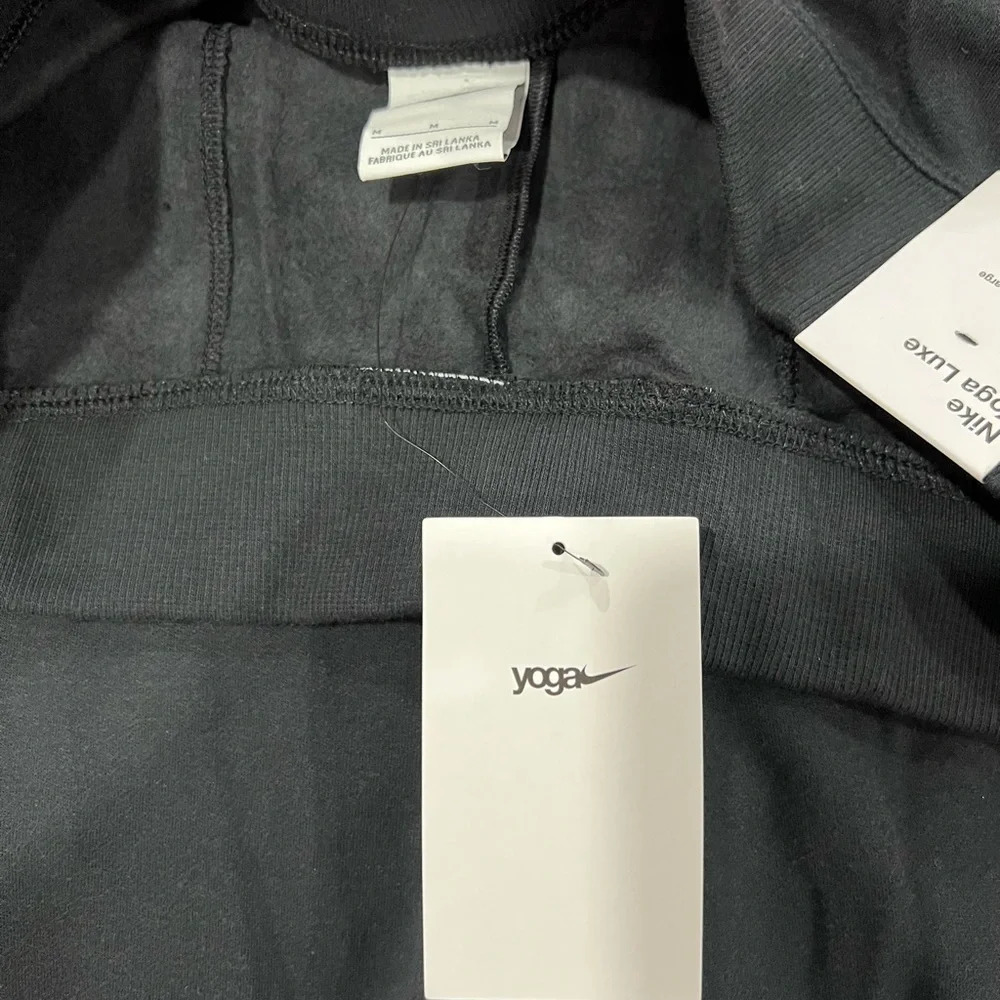Nike Yoga Luxe Cropped Pants - Picture 5 of 10
